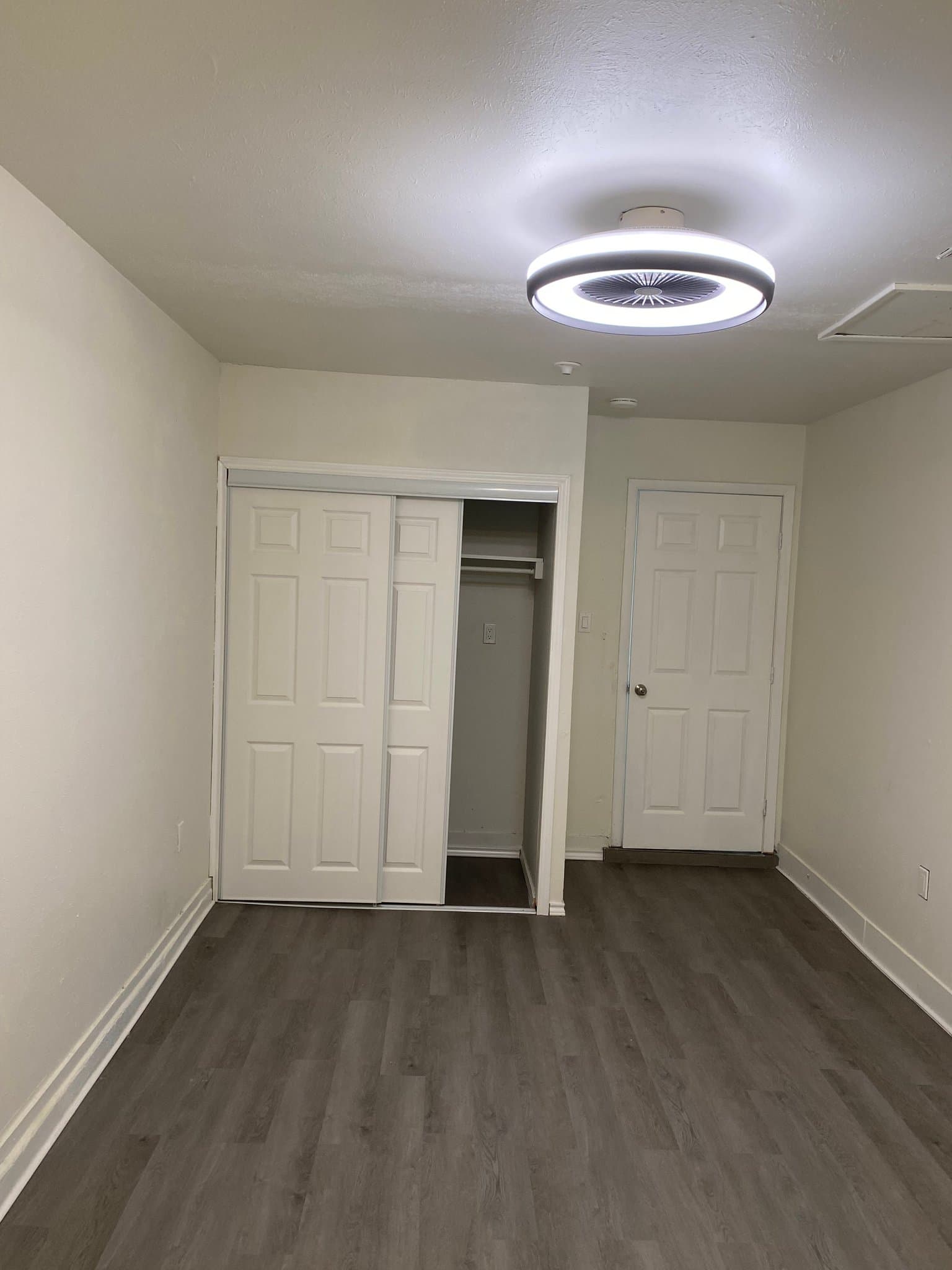 EULESS House: 1104 GLENN DR