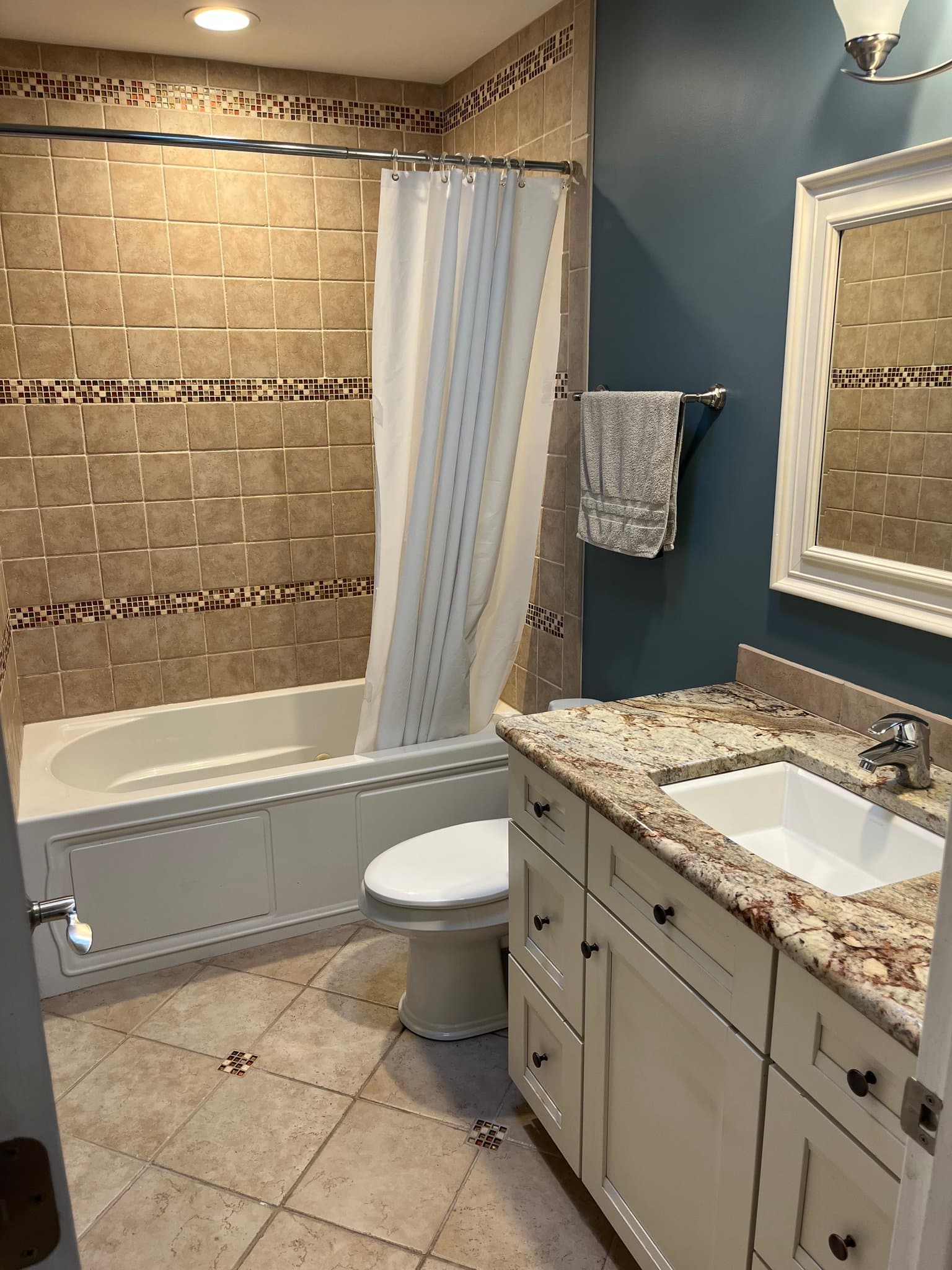 Palatine House: 889 E Stonebridge Ct