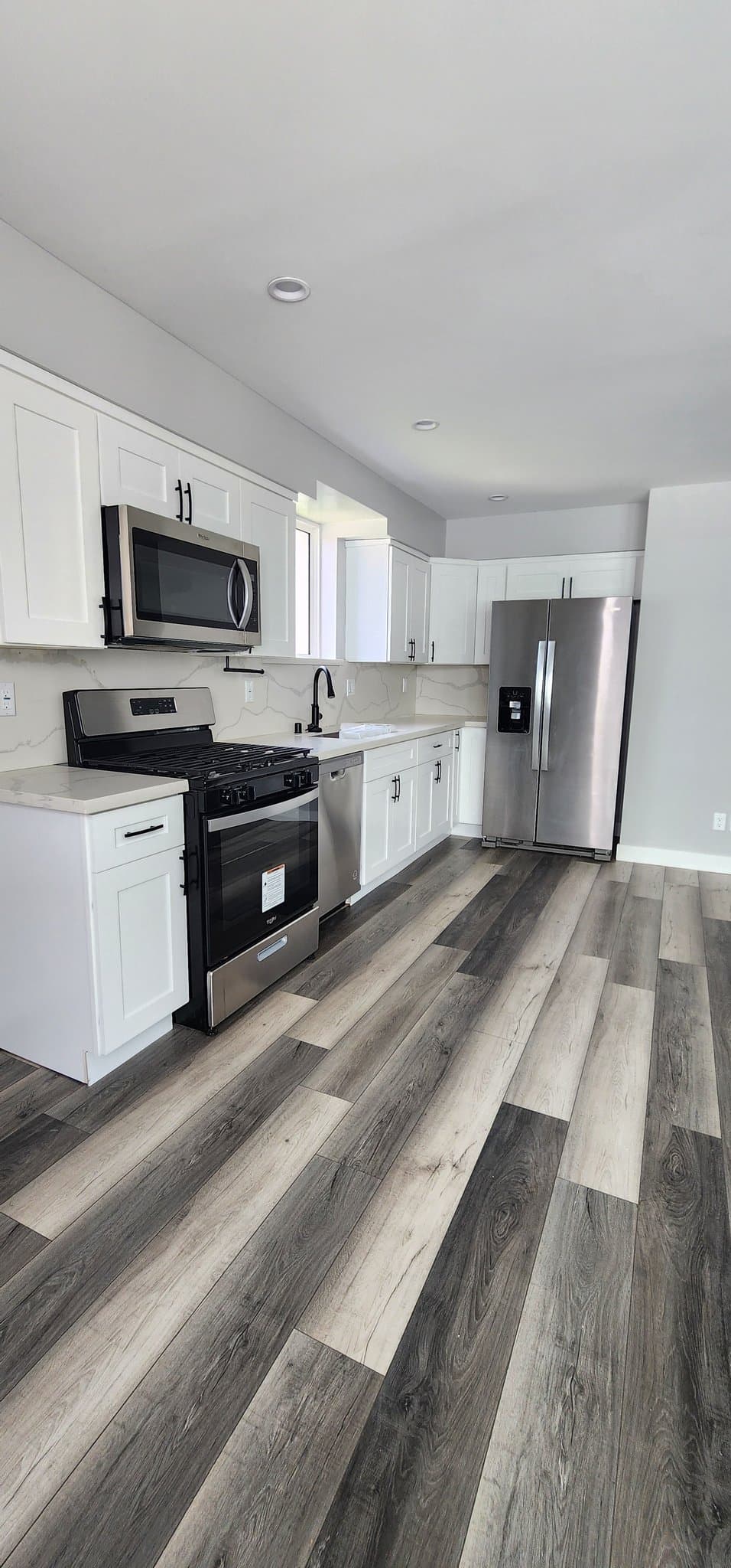 Los Angeles Townhome: 2408 Hauser Blvd