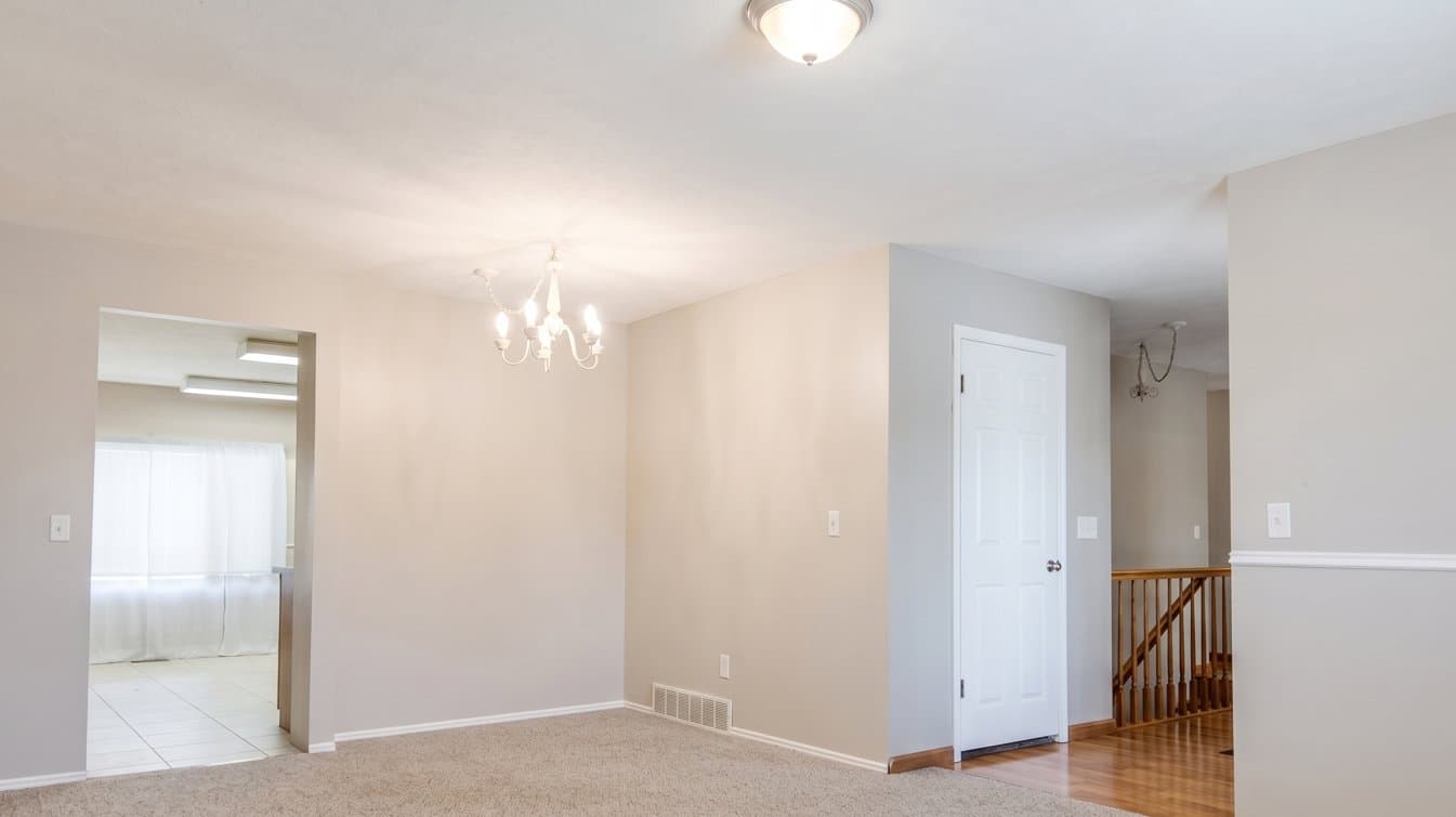 West Jordan House: 8968 Galilee Court/Private Rooms/female roommates