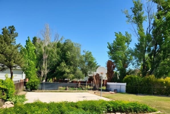 West Jordan House: 8968 Galilee Court/Private Rooms/female roommates