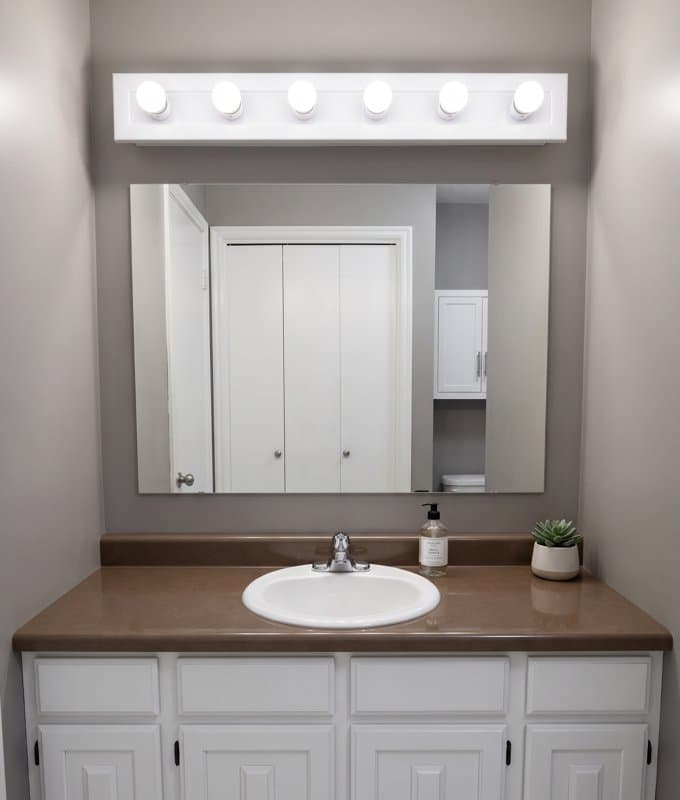 West Jordan House: 8968 Galilee Court/Private Rooms/female roommates