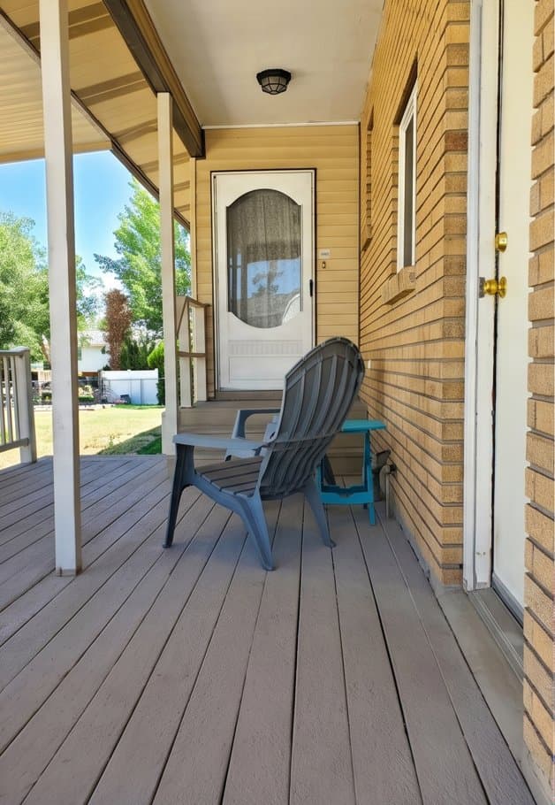 West Jordan House: 8968 Galilee Court/Private Rooms/female roommates