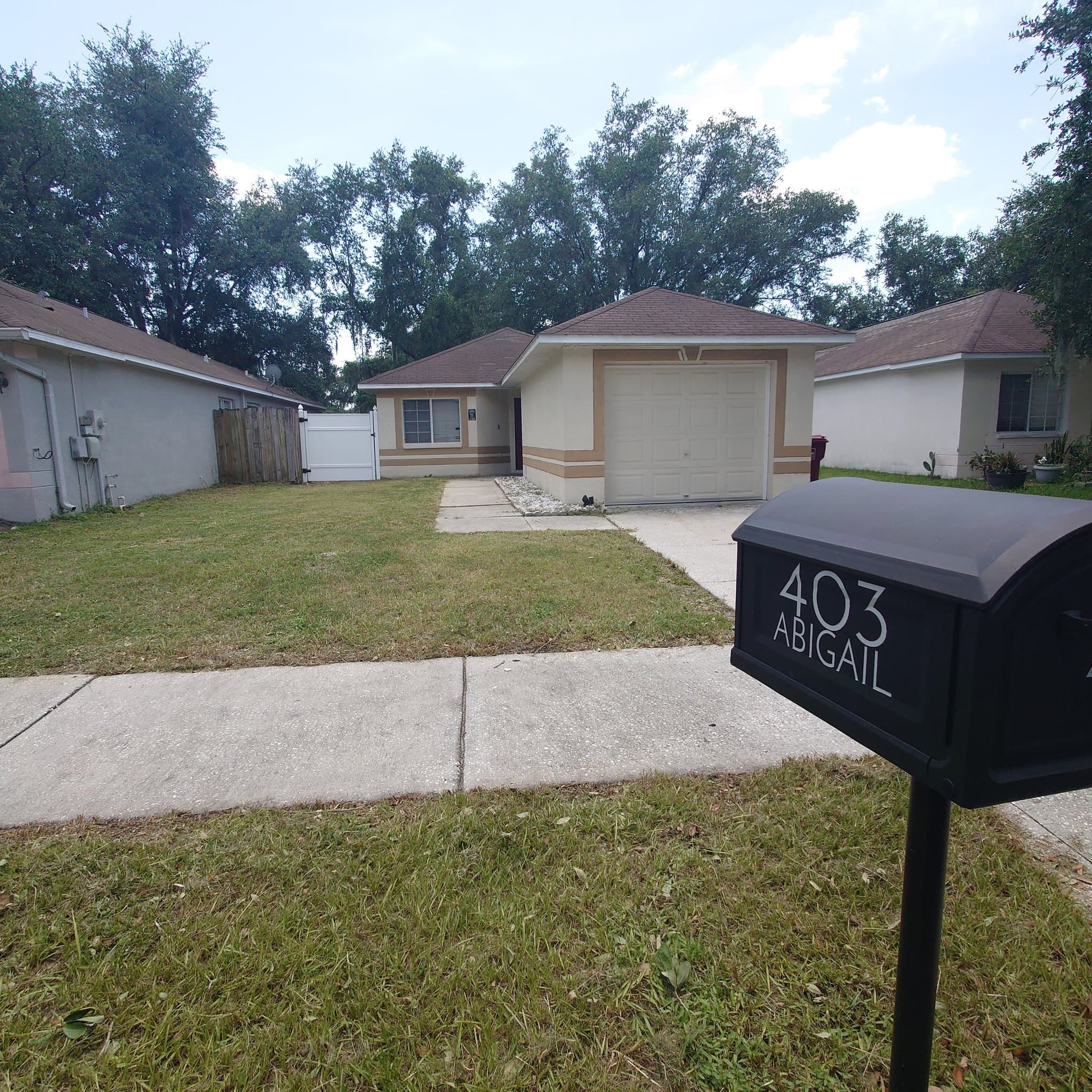 Plant City House: 403 Abigail Road