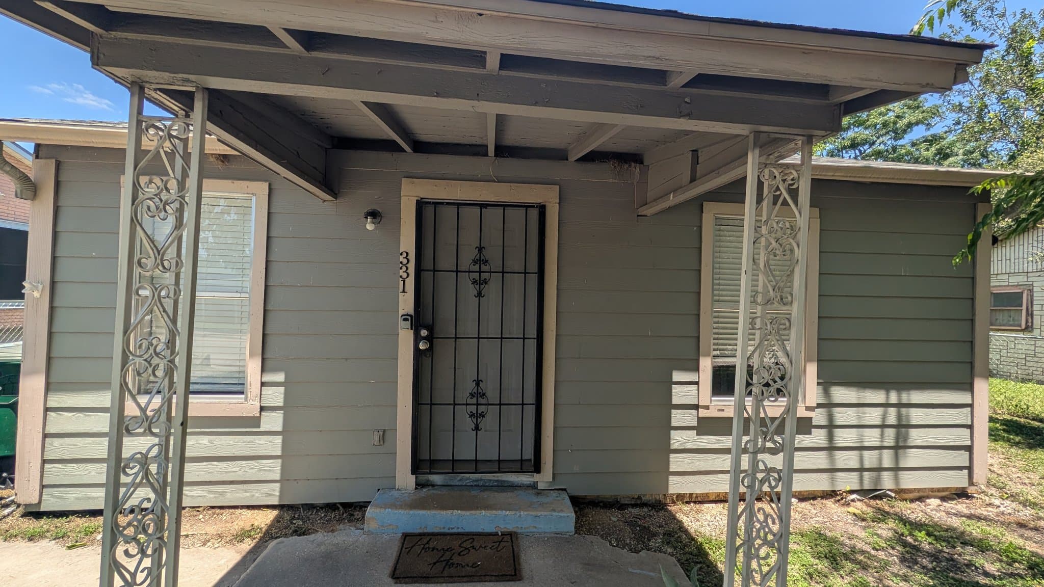 San Antonio House: 331 Gardina St