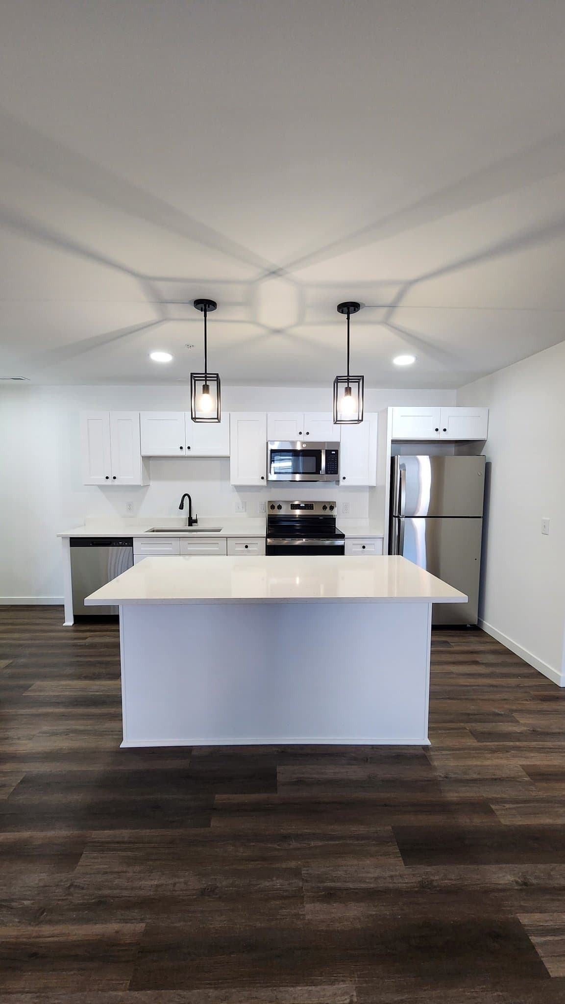 Milton Apartment: 865/851 Arthur Dr.