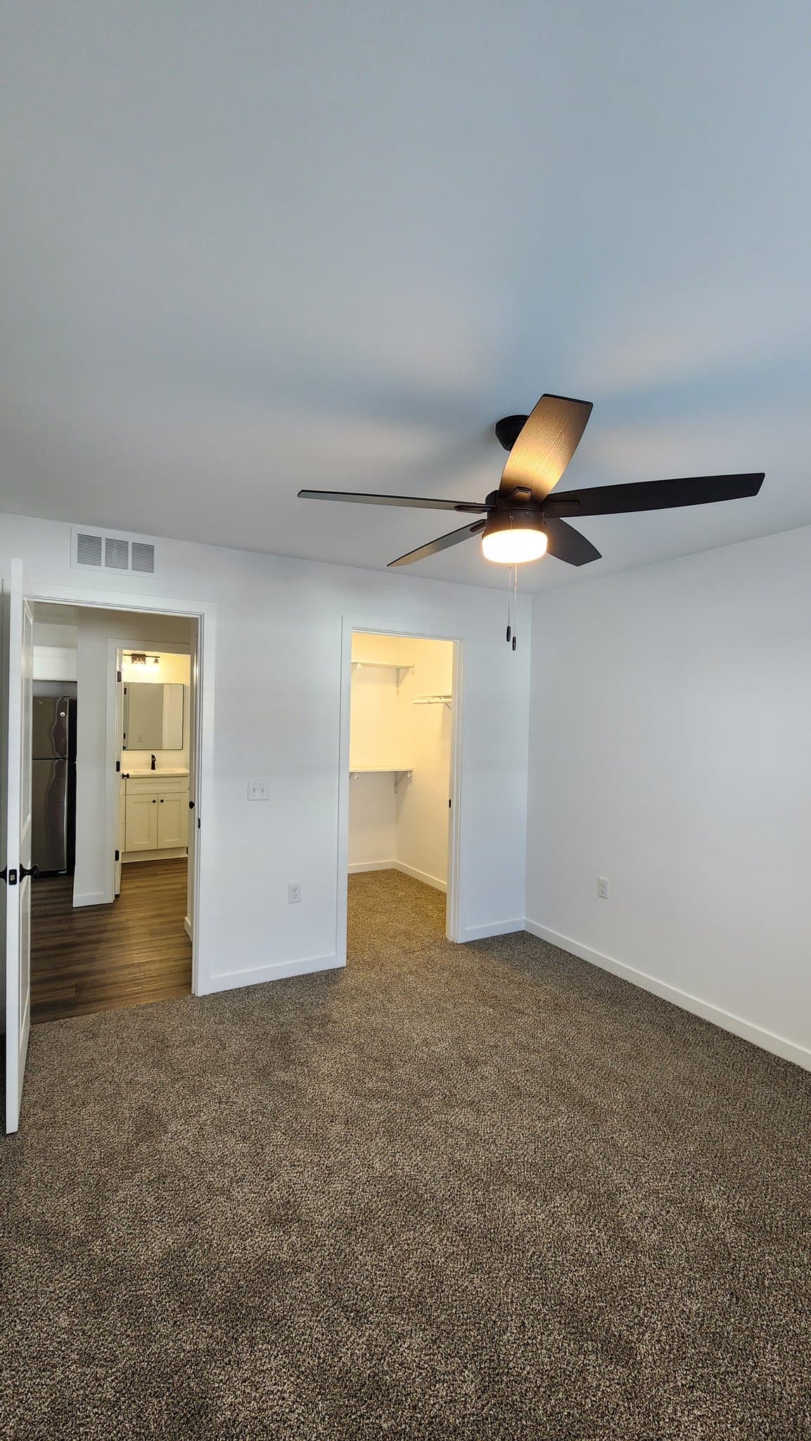 Milton Apartment: 865/851 Arthur Dr.