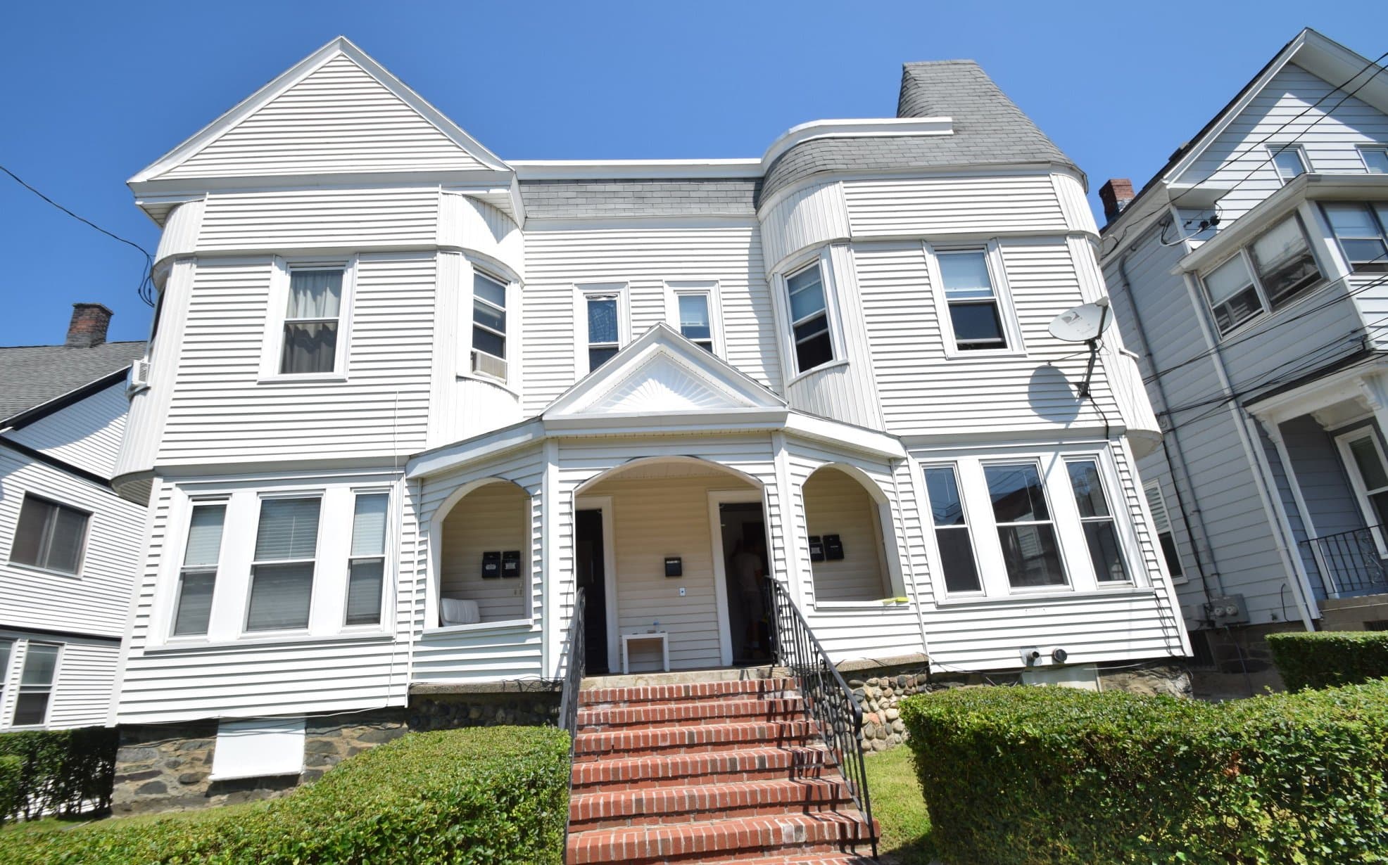 Boston Multiplex: 85 Surrey St.
