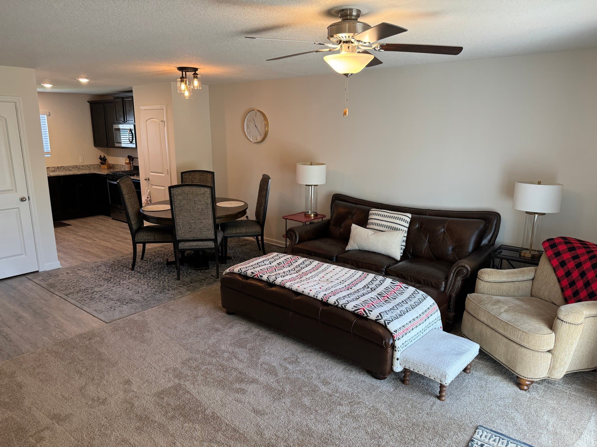 Montrose House: 1038 White Tail Ln