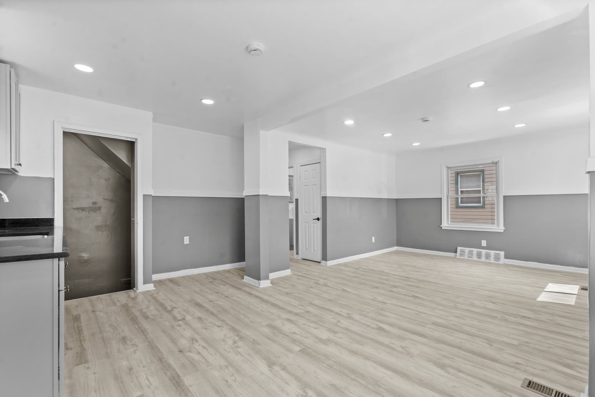 Detroit House: 16039 Fairmount Dr