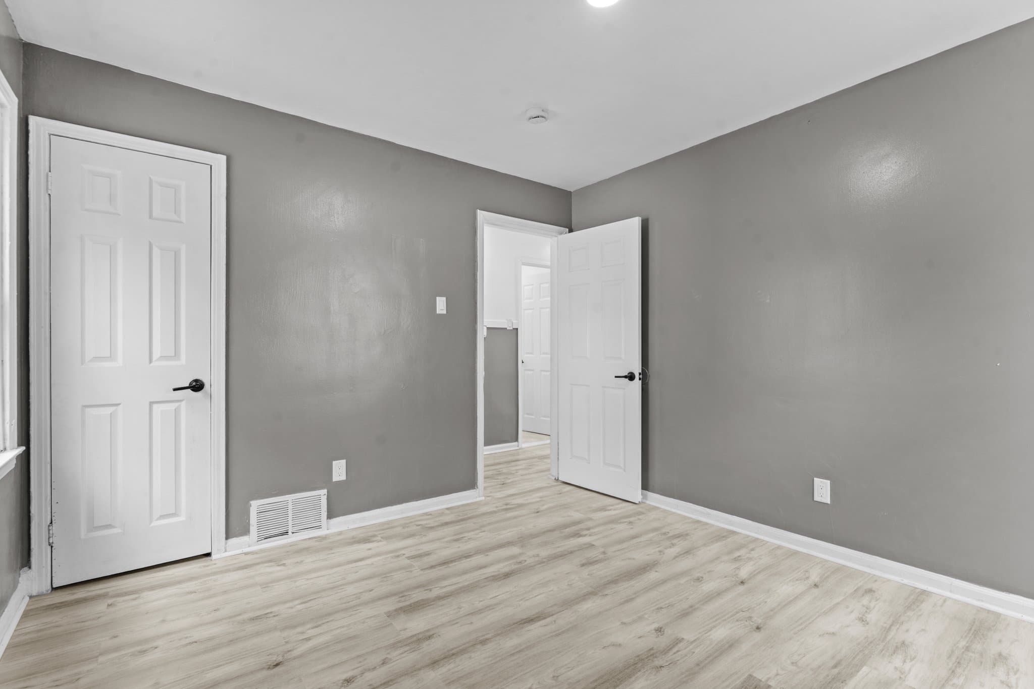 Detroit House: 16039 Fairmount Dr