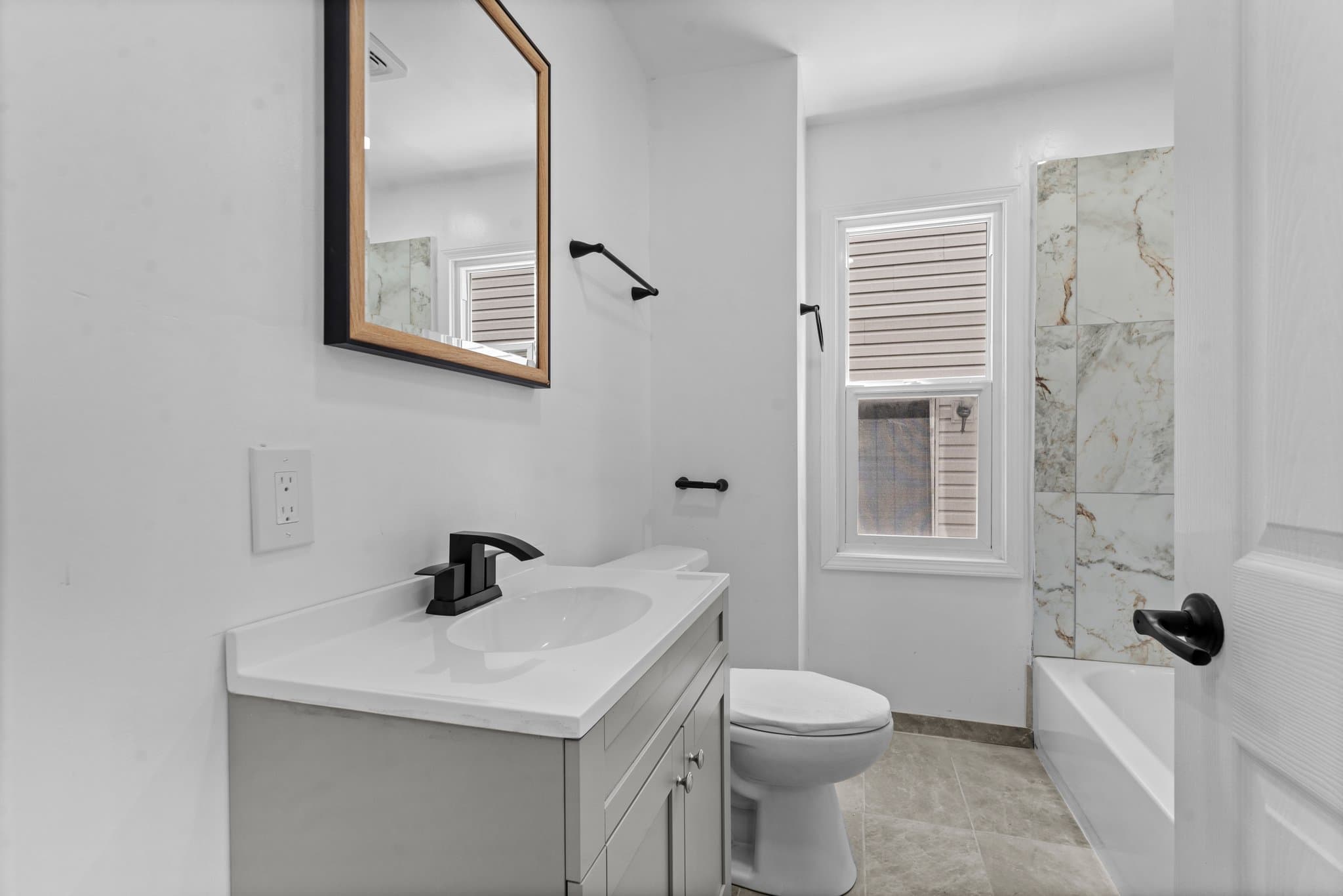 Detroit House: 16039 Fairmount Dr