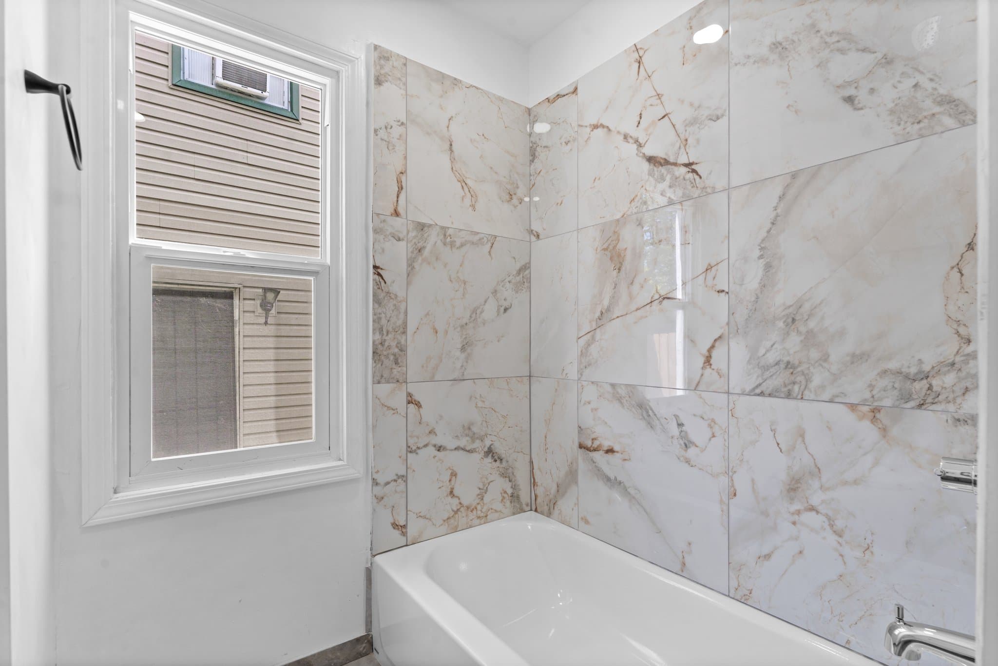 Detroit House: 16039 Fairmount Dr