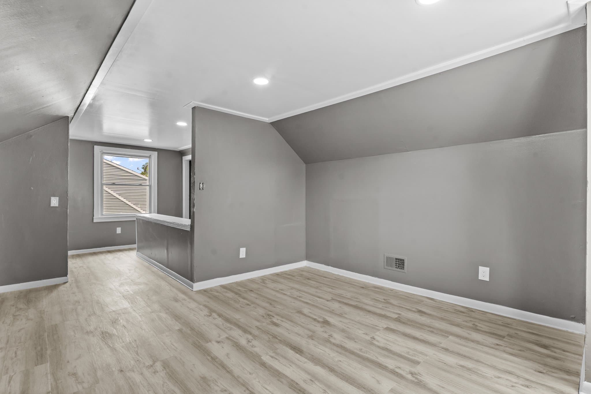 Detroit House: 16039 Fairmount Dr