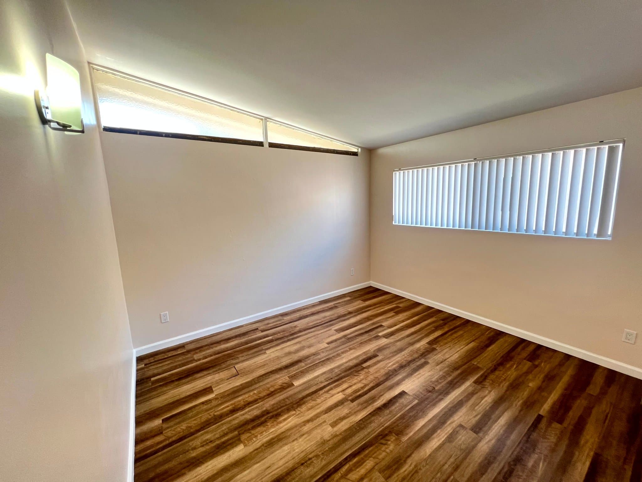 Los Angeles Apartment: 3704 Midvale