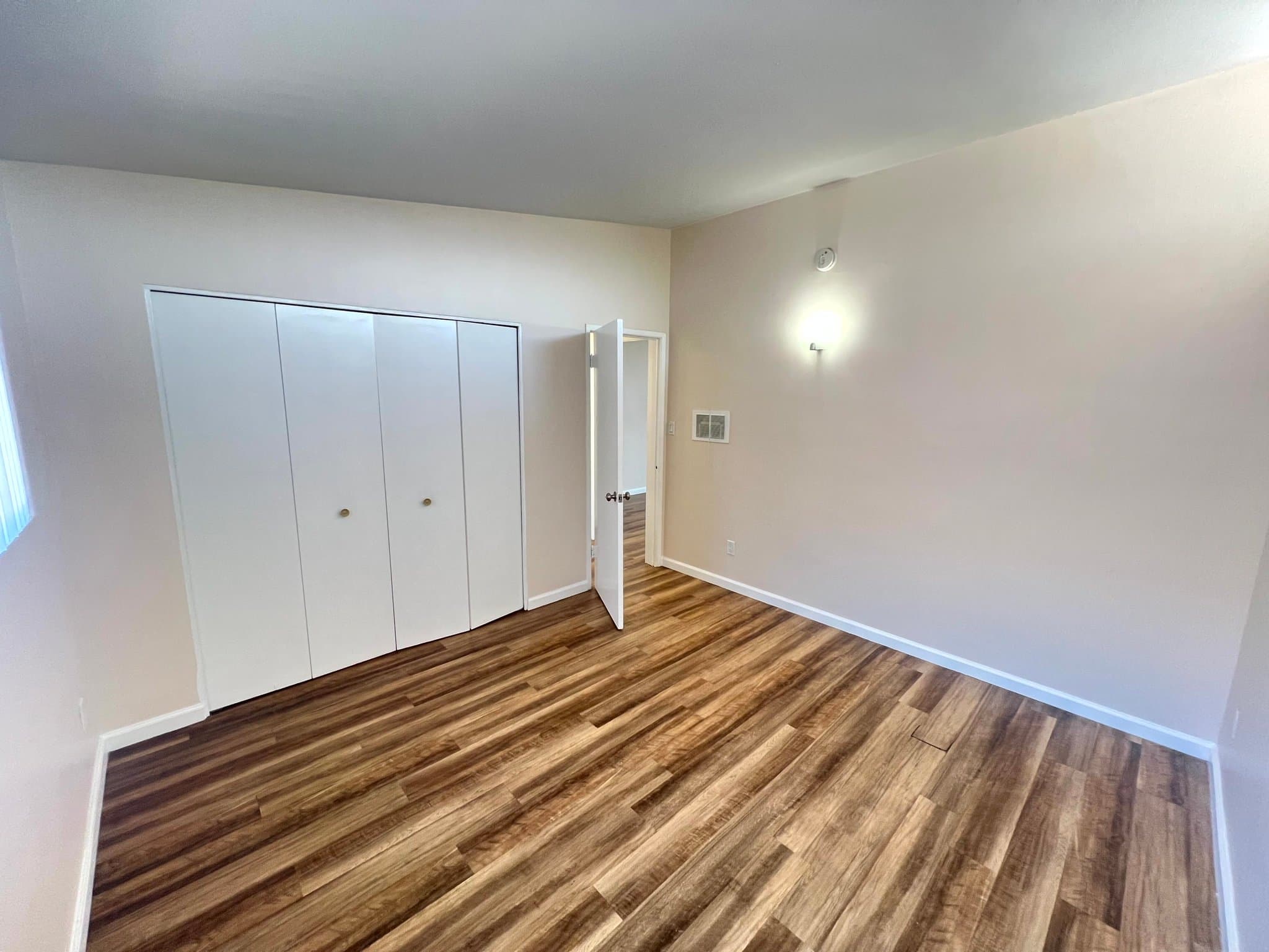 Los Angeles Apartment: 3704 Midvale