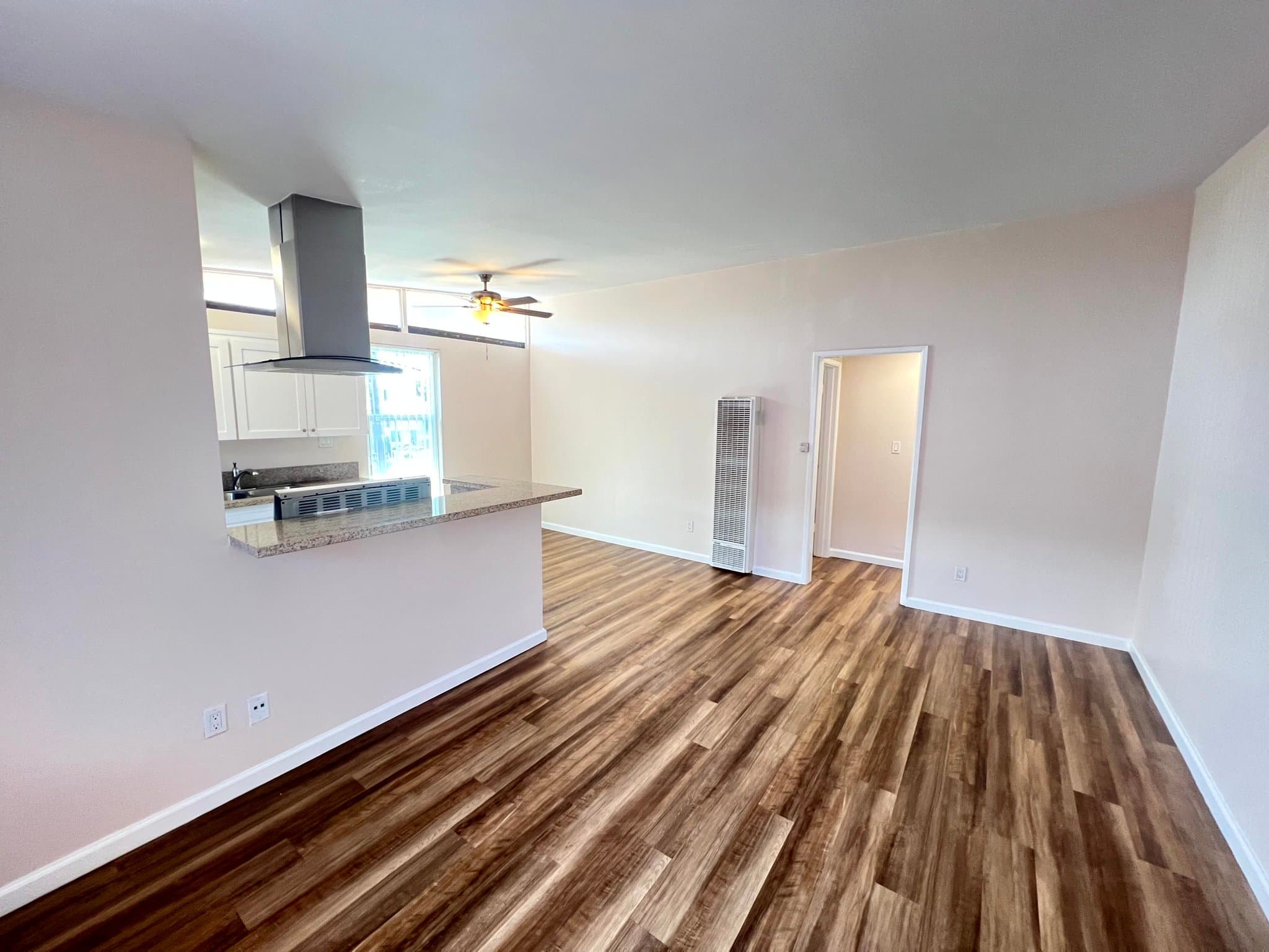 Los Angeles Apartment: 3704 Midvale