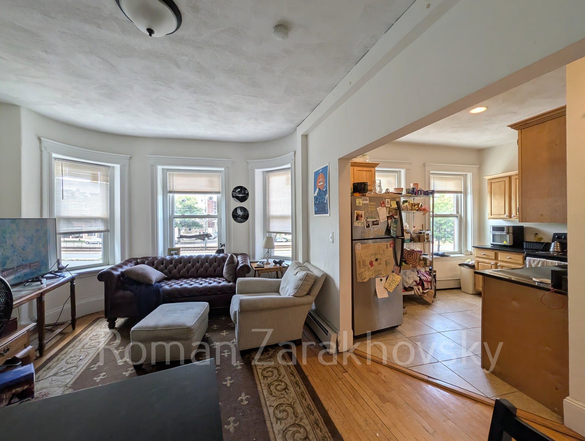 Allston Apartment: 1322 Comm Ave
