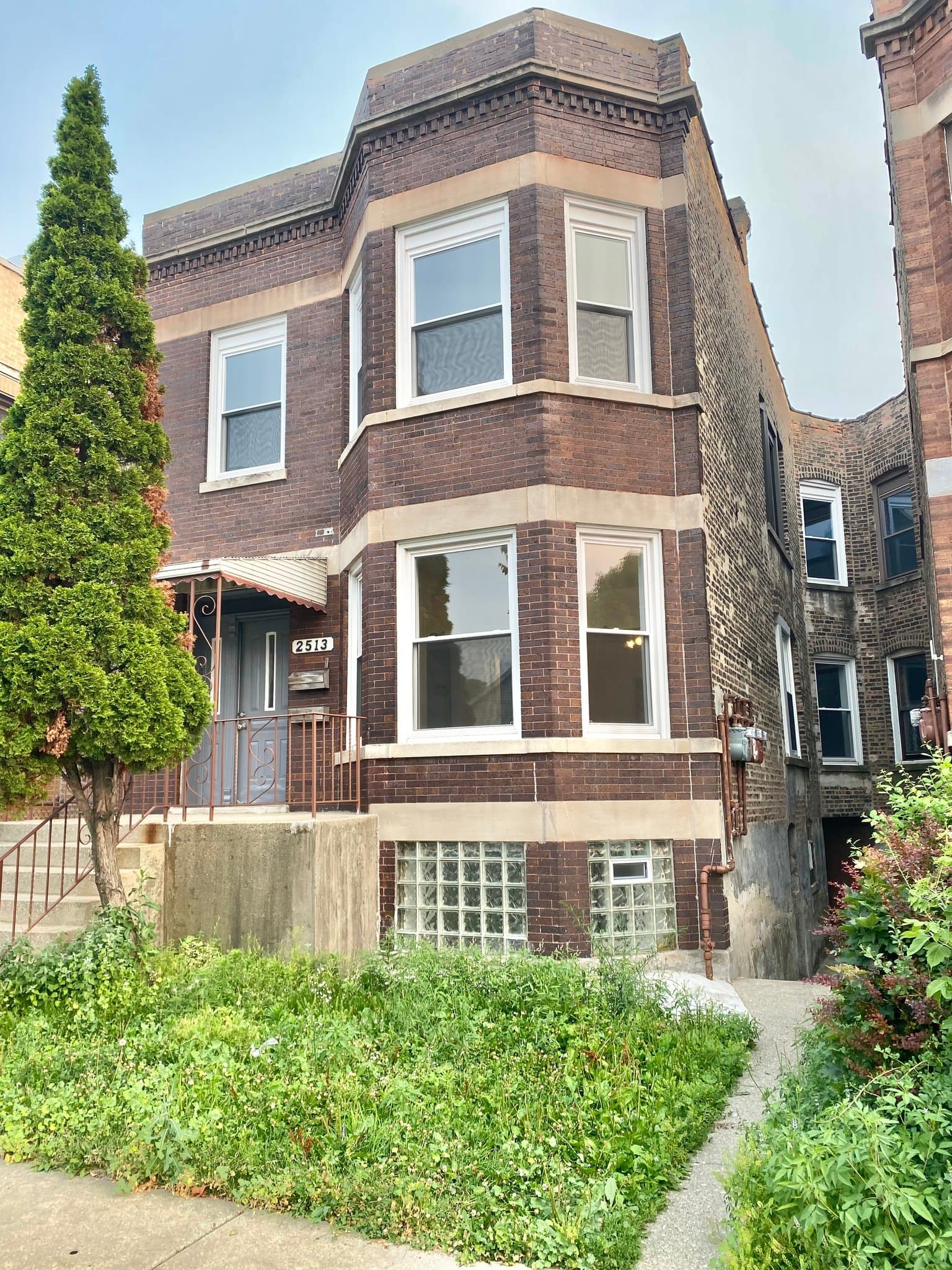 Chicago Condo: 2513 W Pershing Road
