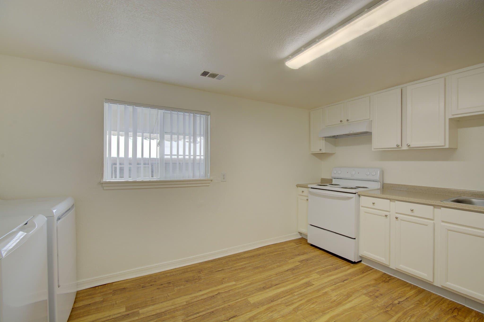 Lakewood Apartment: 8101-8195 W. 9th Ave