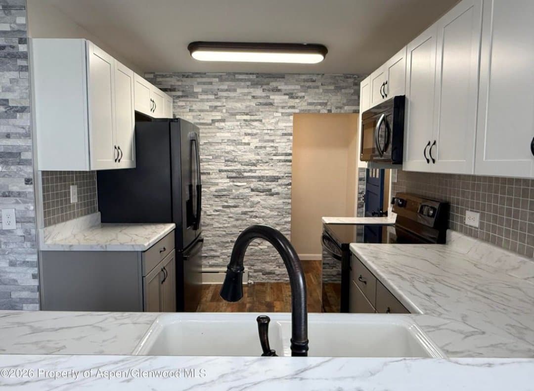 Meeker House: 545 Water St