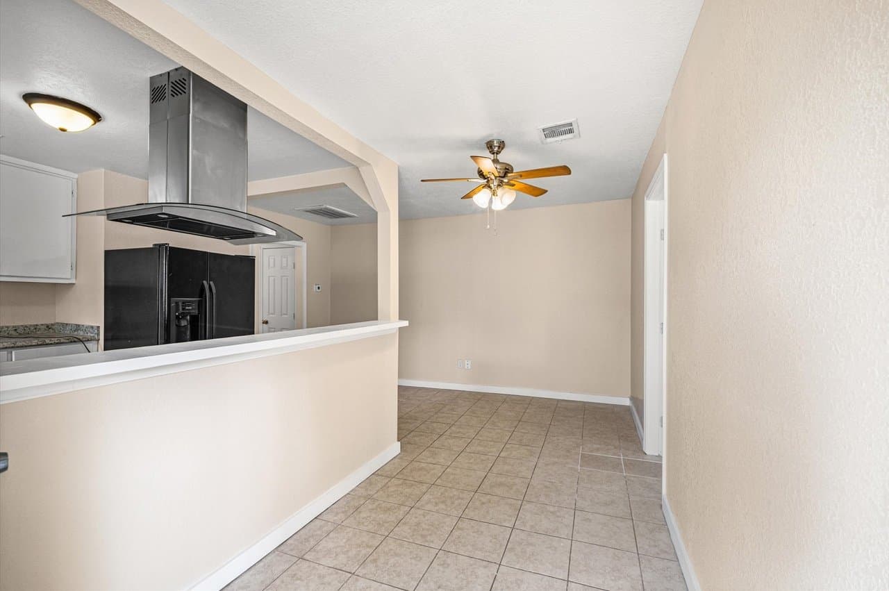 Conroe Apartment: 623 S 1st St