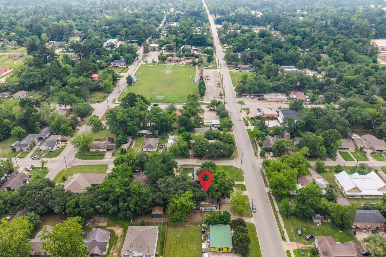 Conroe Apartment: 623 S 1st St