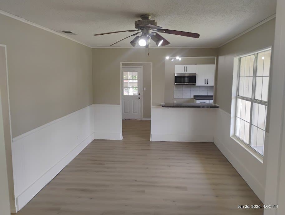 Hawkins House: 389 Wells St