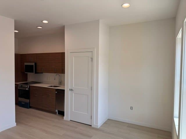 Eagle Condo: 1200 Capitol Street