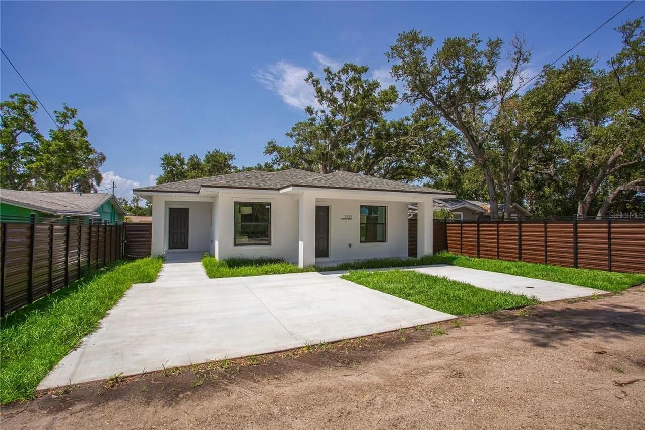 St. Petersburg House: 2327 26th Ave S