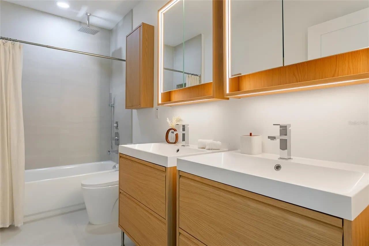 St. Petersburg House: 2327 26th Ave S