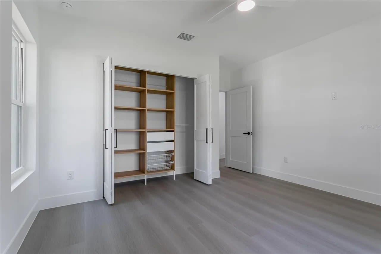 St. Petersburg House: 2327 26th Ave S