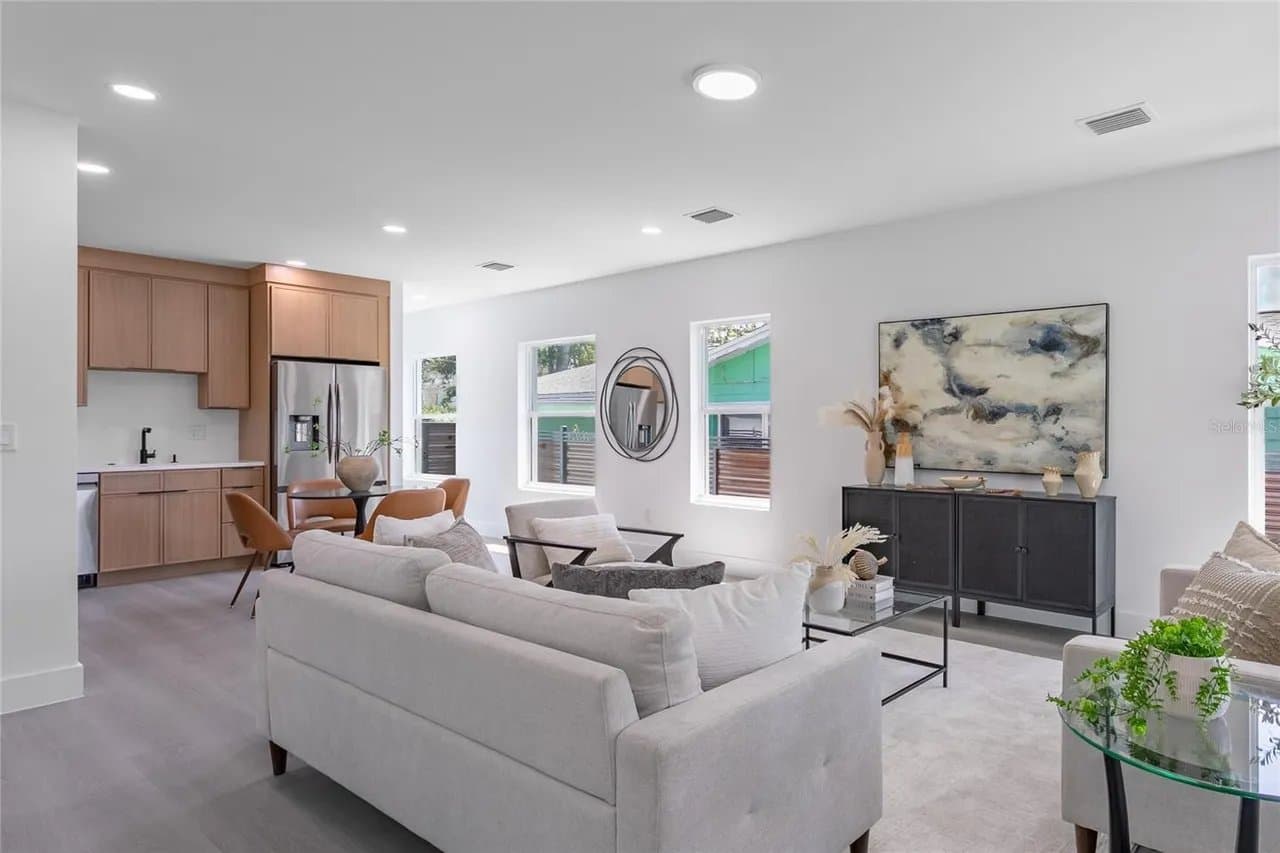St. Petersburg House: 2327 26th Ave S