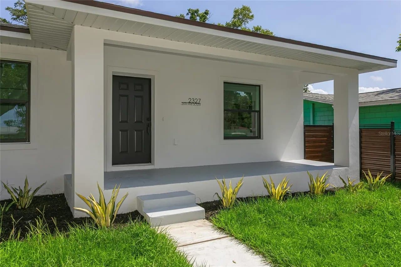 St. Petersburg House: 2327 26th Ave S