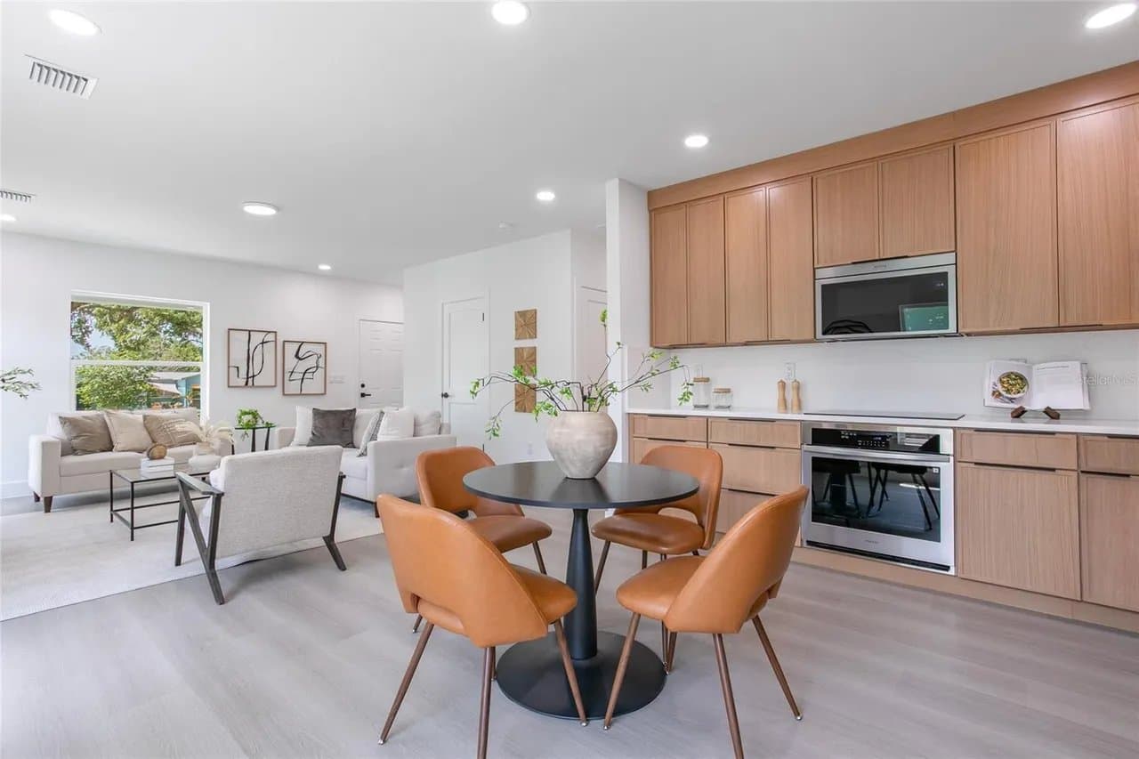 St. Petersburg House: 2327 26th Ave S