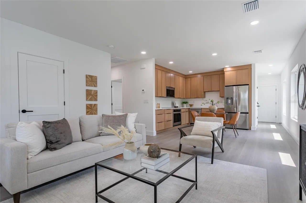 St. Petersburg House: 2327 26th Ave S