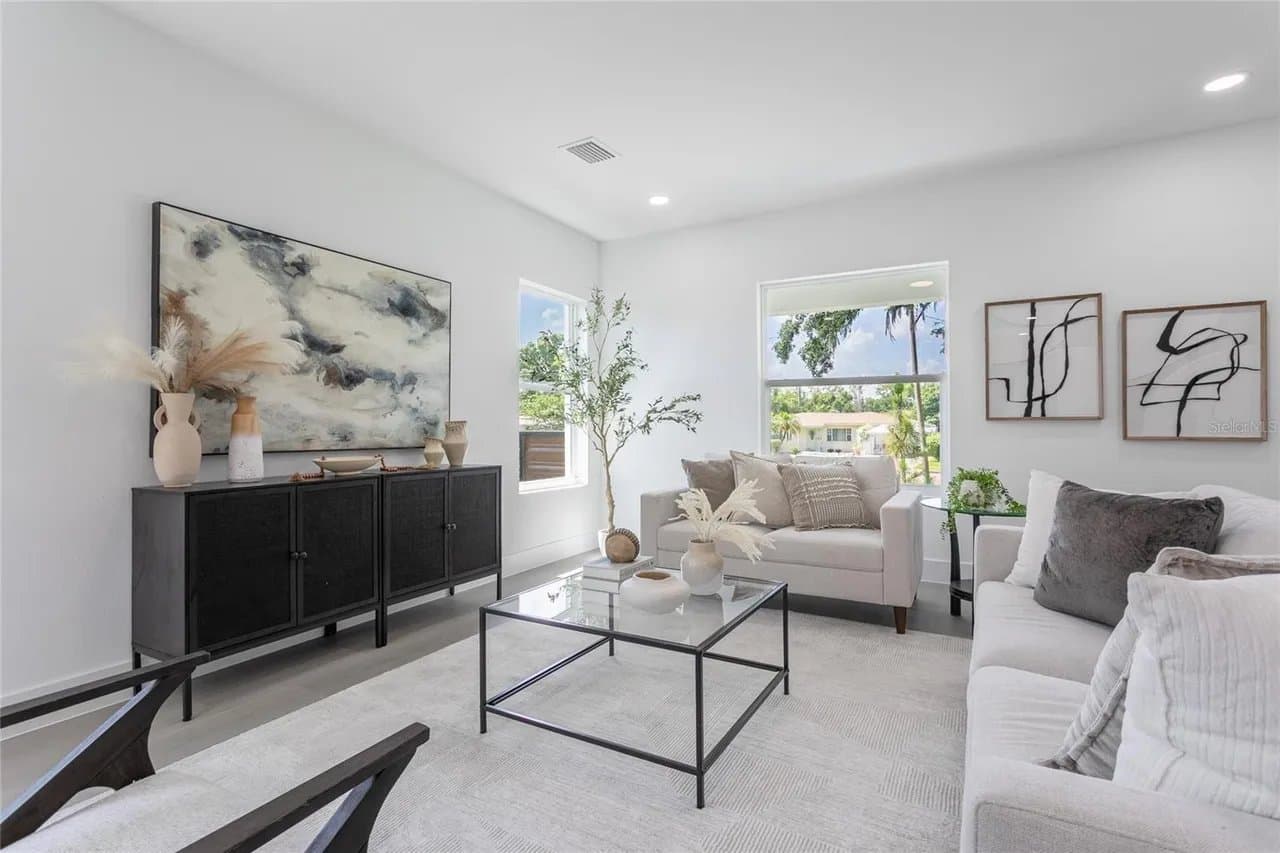 St. Petersburg House: 2327 26th Ave S
