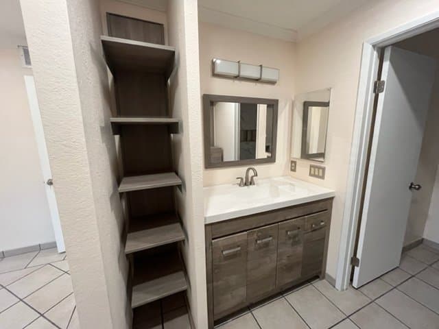 San Diego Condo: 13076 Wimberly Sq