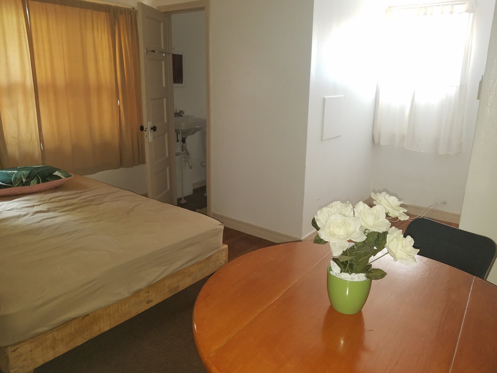 El Paso Single Room: 2115 N Kansas