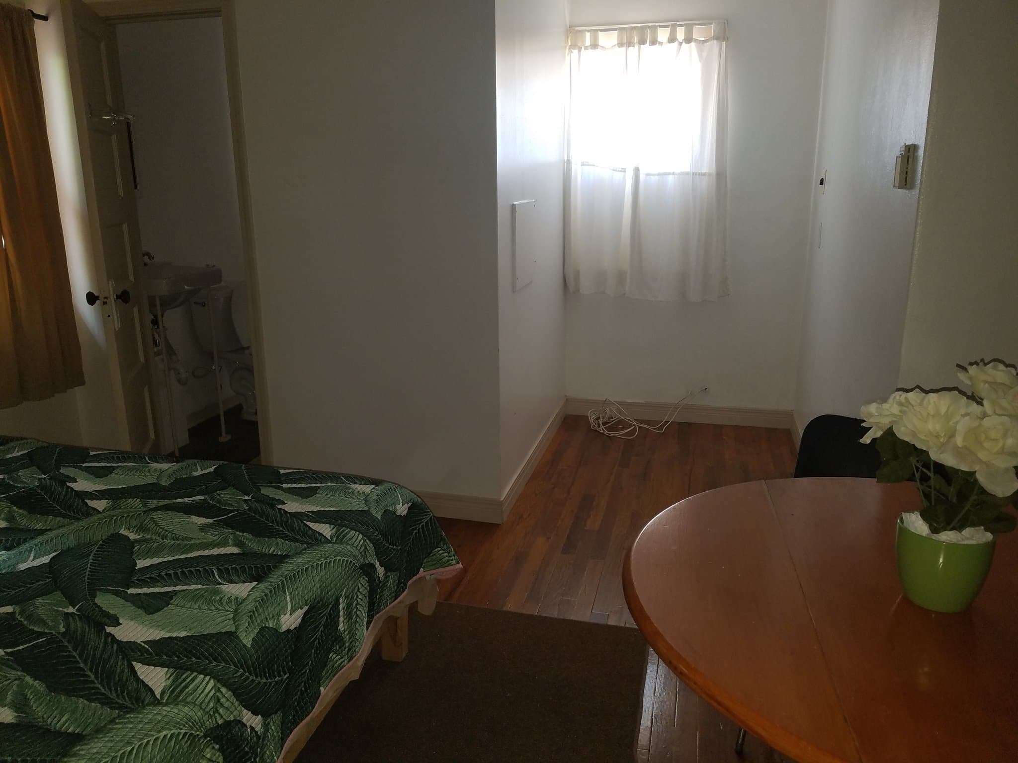 El Paso Single Room: 2115 N Kansas