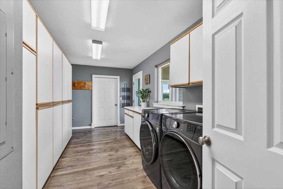 Medford House: 1760 Minear Rd