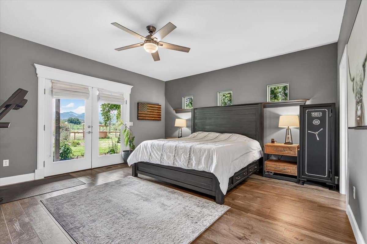 Medford House: 1760 Minear Rd
