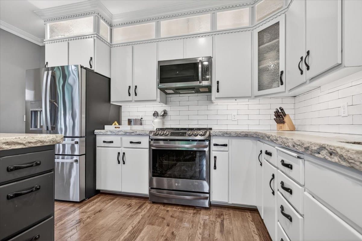 Medford House: 1760 Minear Rd