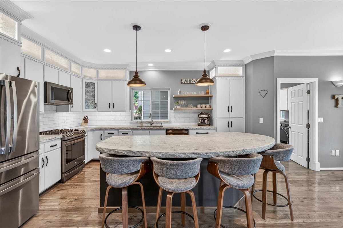 Medford House: 1760 Minear Rd