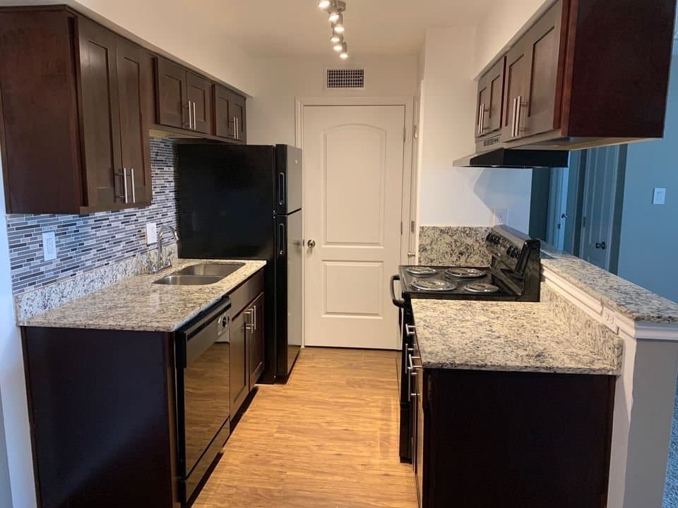 Lewisville Apartment: 1901 Lakeview Cir