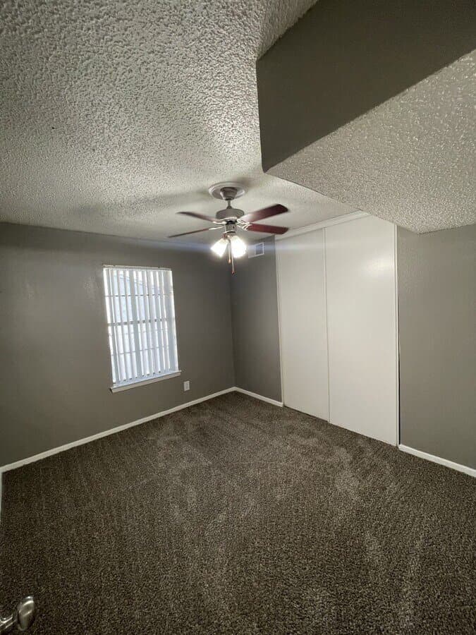 Lewisville Apartment: 1901 Lakeview Cir