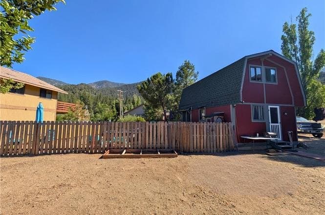 Pine Mountain Club House: 16505 Oakwood Way