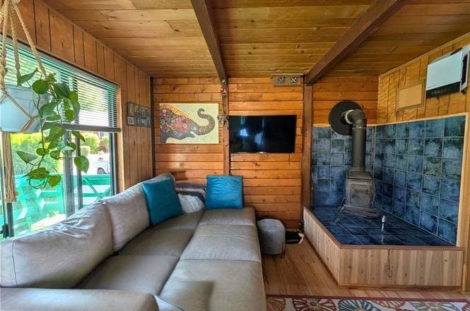 Pine Mountain Club House: 16505 Oakwood Way