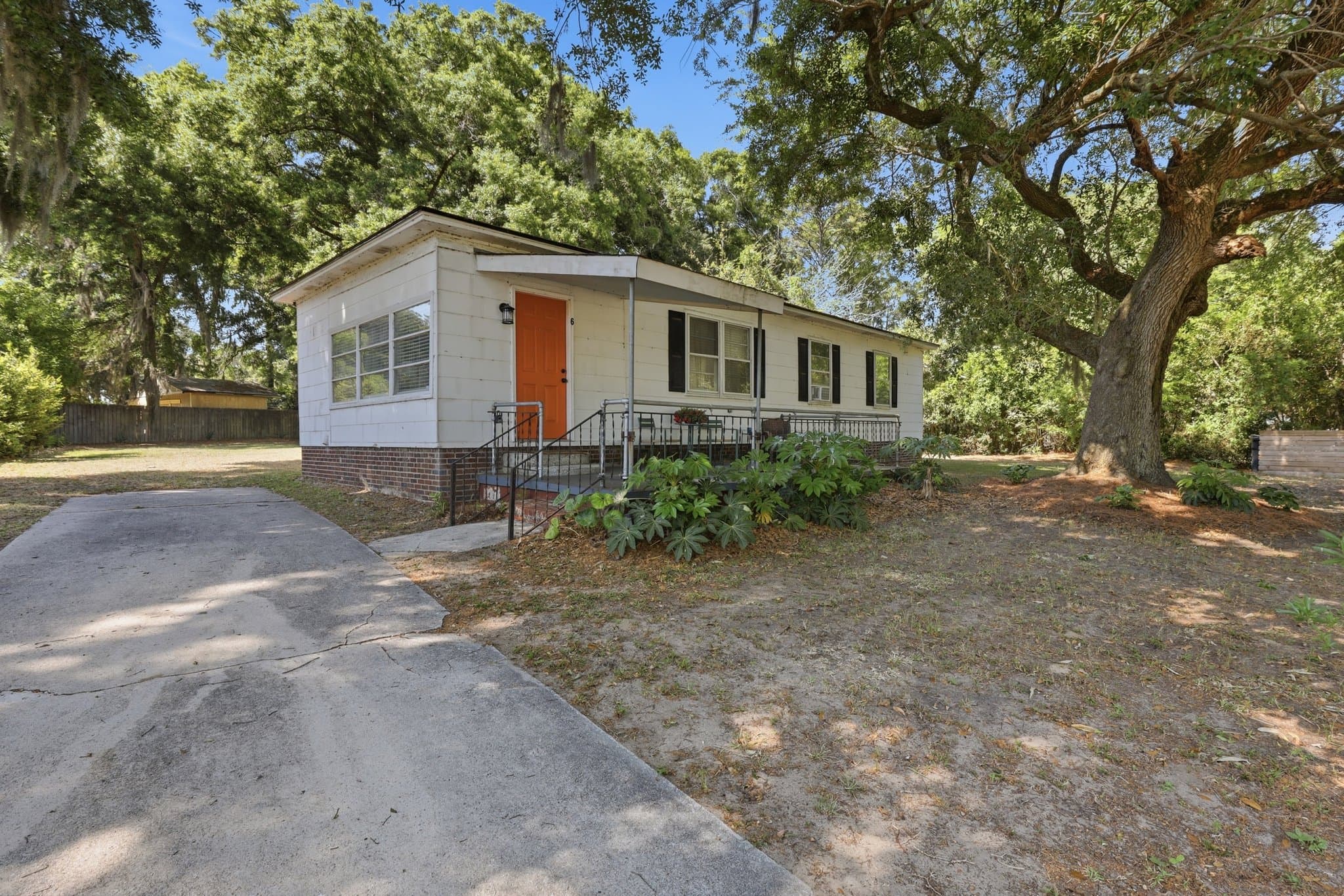 Beaufort House: 6 Gay Dr