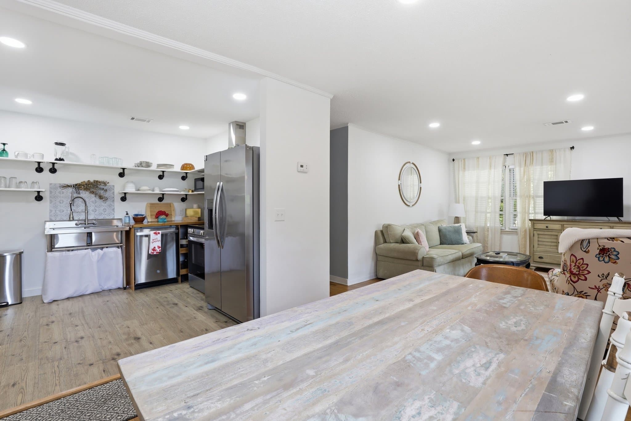 Beaufort House: 6 Gay Dr
